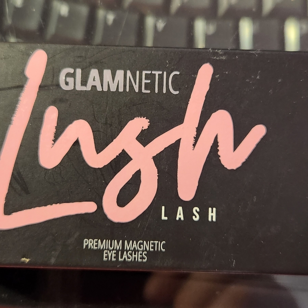 Glamnetic magnet false lashes